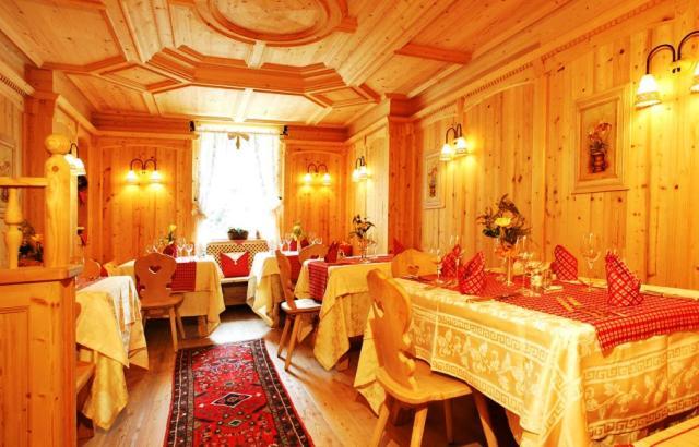 Hotel Corona Krone Сельва-ди-Валь-Гардена Экстерьер фото