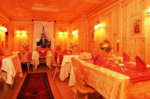 Hotel Corona Krone Сельва-ди-Валь-Гардена Экстерьер фото