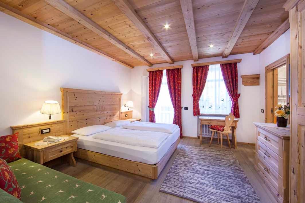 Hotel Corona Krone Сельва-ди-Валь-Гардена Экстерьер фото